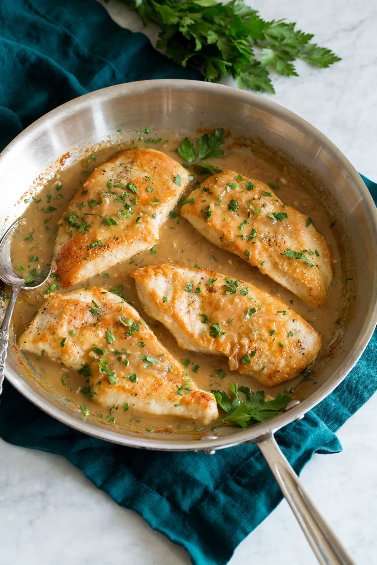 The Ultimate White Wine Cream Sauce for Tender Chicken